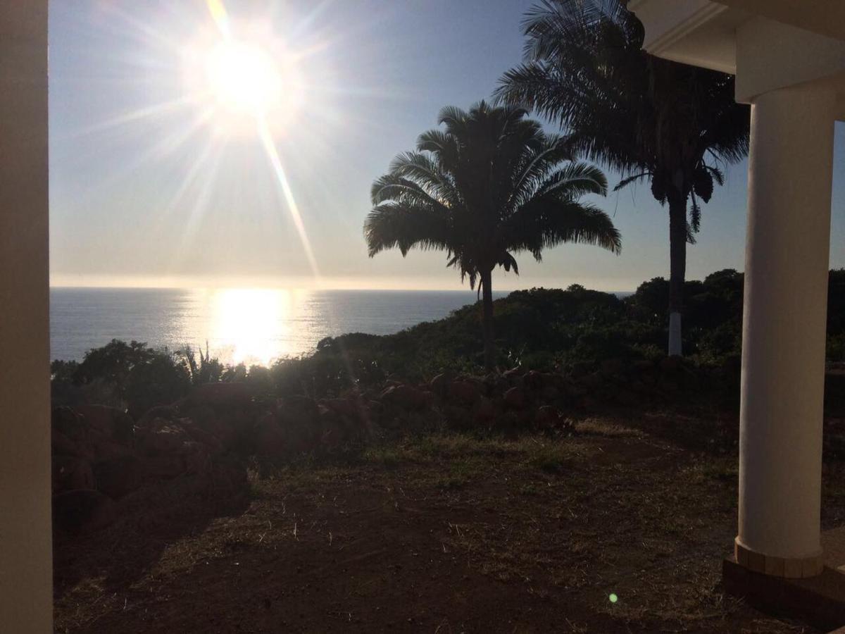 Playa Limoncito Hills: Beachfront Villas with Private or Shared Pools Exterior photo
