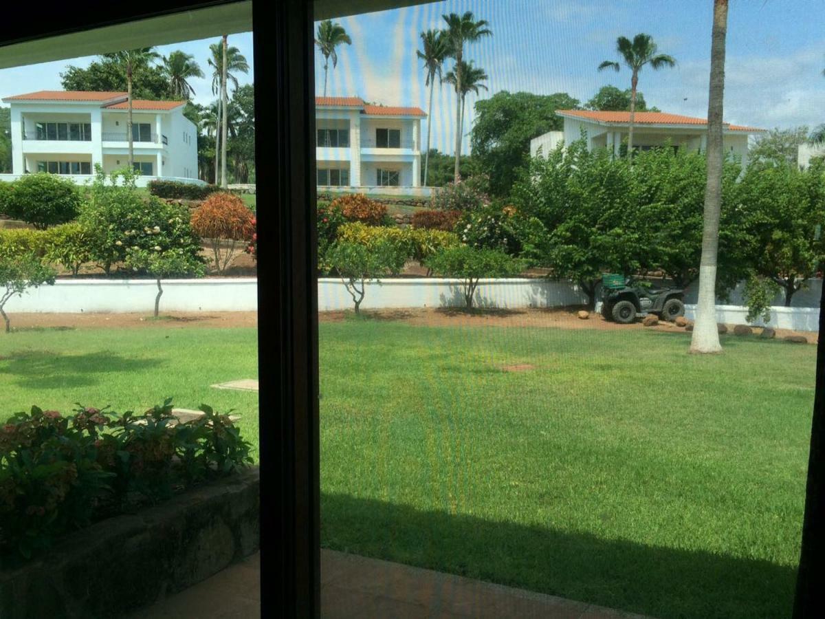 Playa Limoncito Hills: Beachfront Villas with Private or Shared Pools Exterior photo