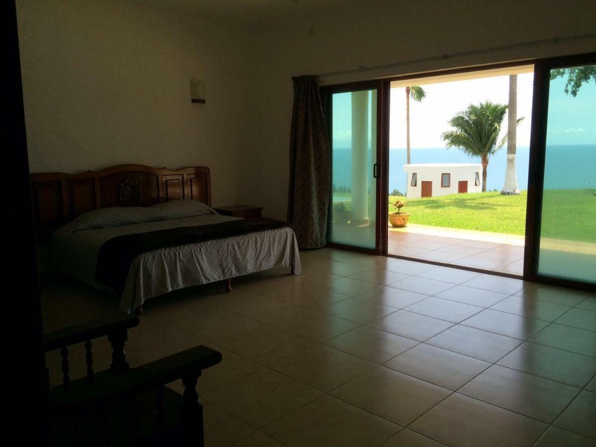 Playa Limoncito Hills: Beachfront Villas with Private or Shared Pools Exterior photo