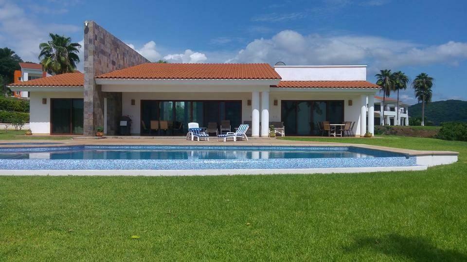 Playa Limoncito Hills: Beachfront Villas with Private or Shared Pools Exterior photo