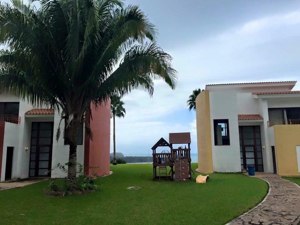 Playa Limoncito Hills: Beachfront Villas with Private or Shared Pools Exterior photo