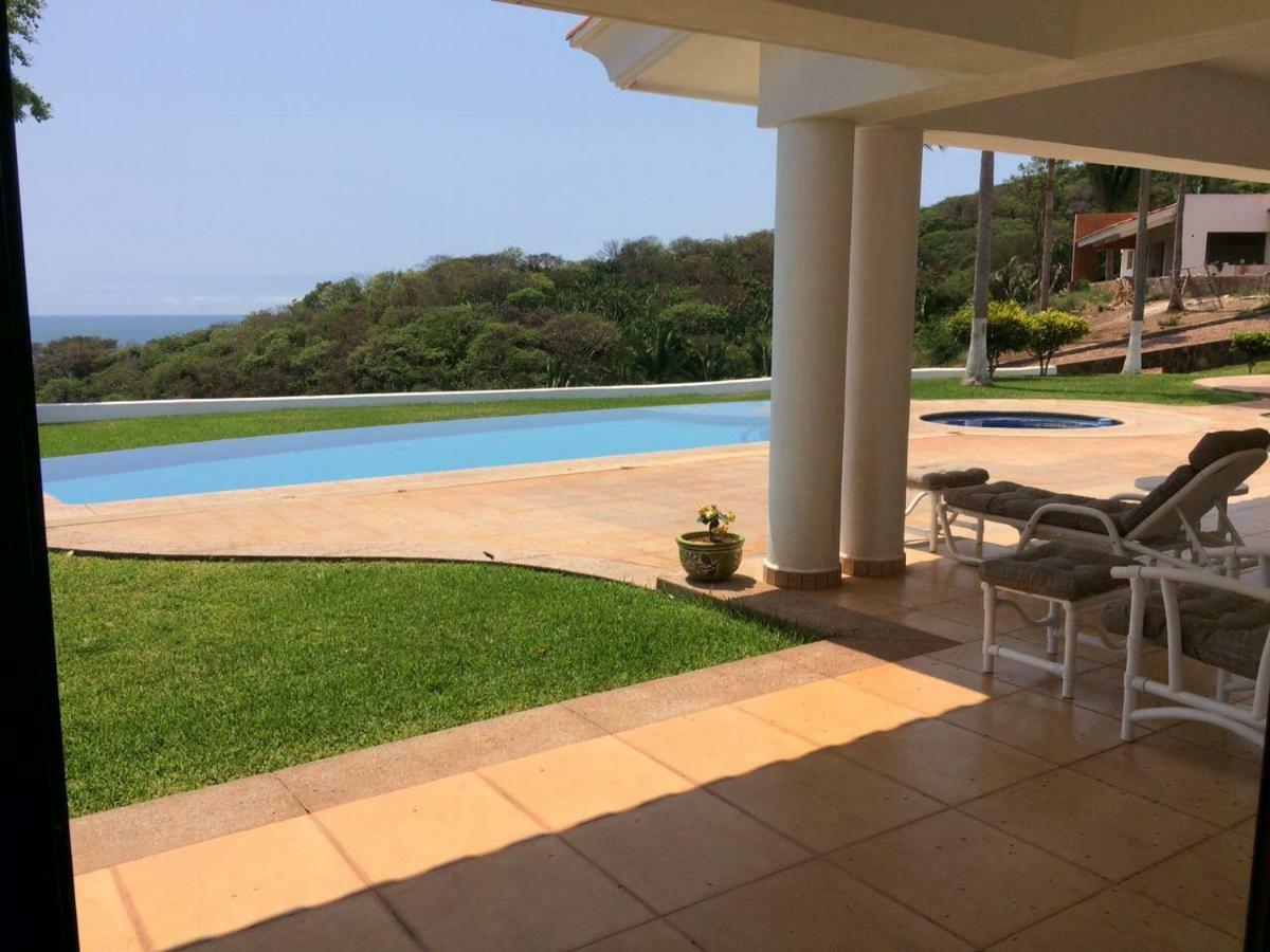 Playa Limoncito Hills: Beachfront Villas with Private or Shared Pools Exterior photo
