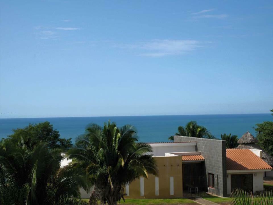 Playa Limoncito Hills: Beachfront Villas with Private or Shared Pools Exterior photo