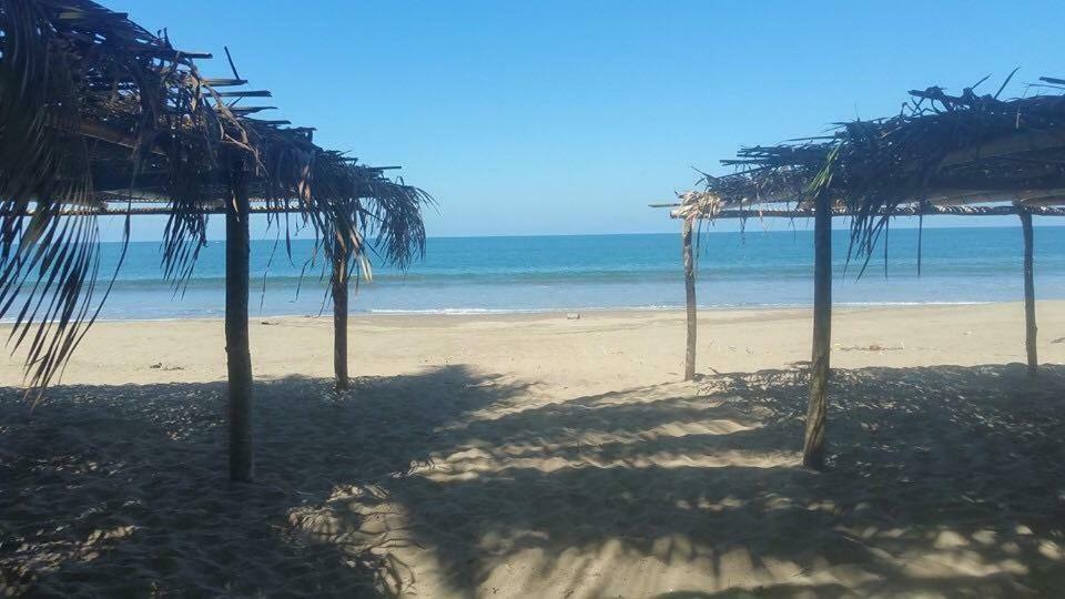 Playa Limoncito Hills: Beachfront Villas with Private or Shared Pools Exterior photo