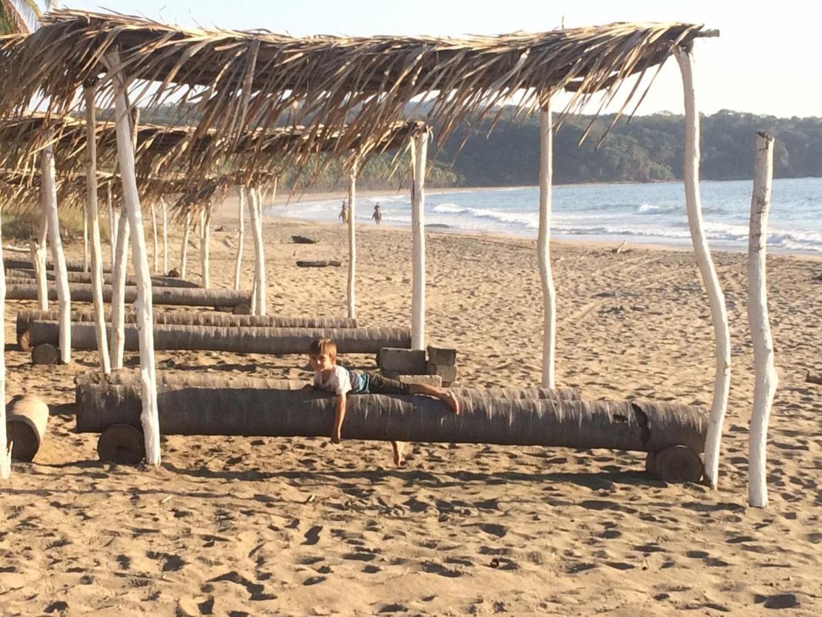 Playa Limoncito Hills: Beachfront Villas with Private or Shared Pools Exterior photo